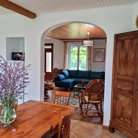 Grande maison escapade au bord de la riviere Touvre Chambre photo