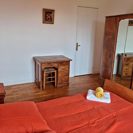 Grande maison escapade au bord de la riviere Touvre Chambre photo